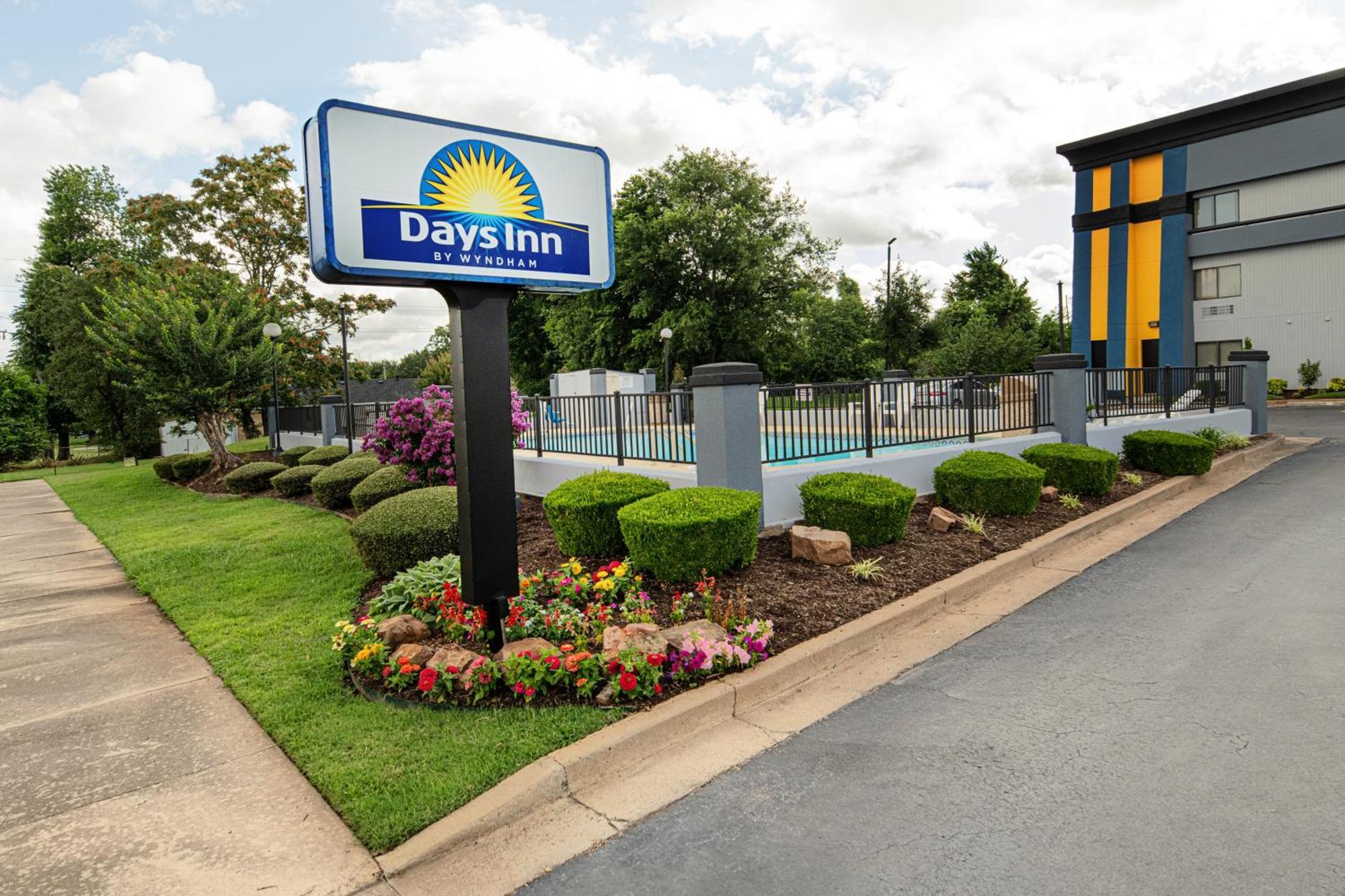 Days Inn By Wyndham Fort Smith Zewnętrze zdjęcie