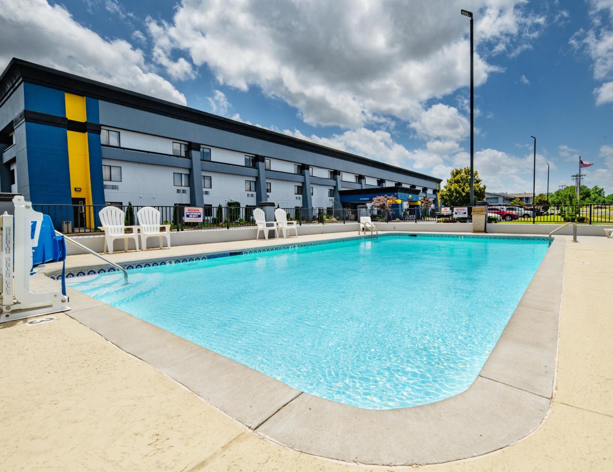 Days Inn By Wyndham Fort Smith Zewnętrze zdjęcie